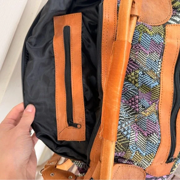 Leather embroidered Huipil bag - Picture 7 of 9